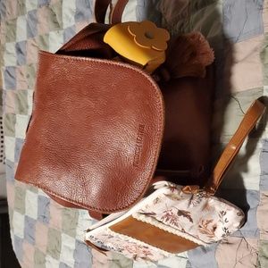Portland Leather Bucket Backpack bundle.